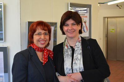 Stella Kirgiane-Efremidis mit der Bürgermeisterin der Albstädter Partnerstadt Chambéry, Bernadette Laclais.