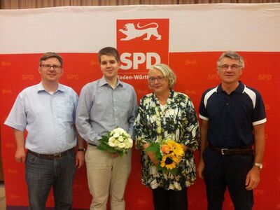 Angela Godawa mit Zweitkandidat Hendrik Dahlhoff und Martin Rosemann MdB und Hans-Martin Haller MdL