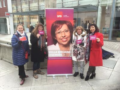 Marianne Roth, Lara Herter, Renate Straub und Stella Kirgiane-Efremidis (von links) zeigten am Internationalen Frauentag